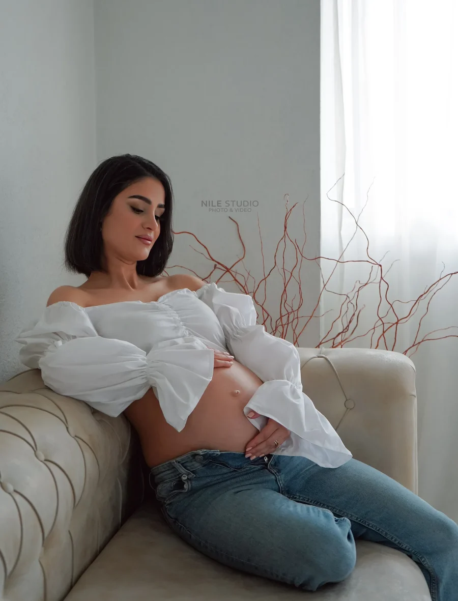 عکاسی بارداری کلاسیک نیل استودیو
